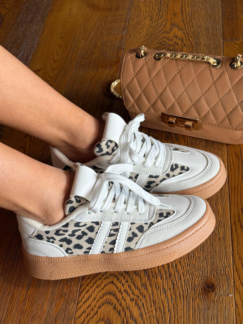 TENIS PARA DAMA CARLA COW PRINT